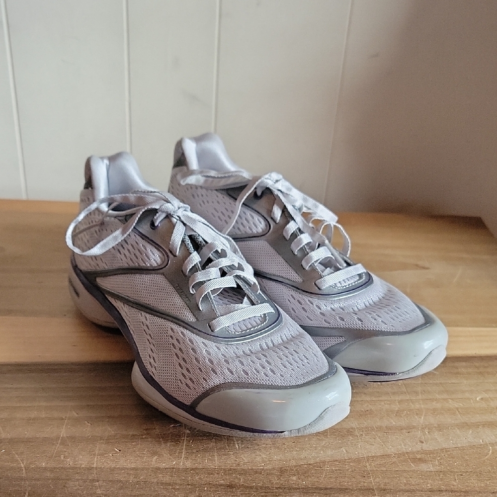 Reebok Easy Tone Women's Gray Athletic Sneakers Shoes Size 8.5